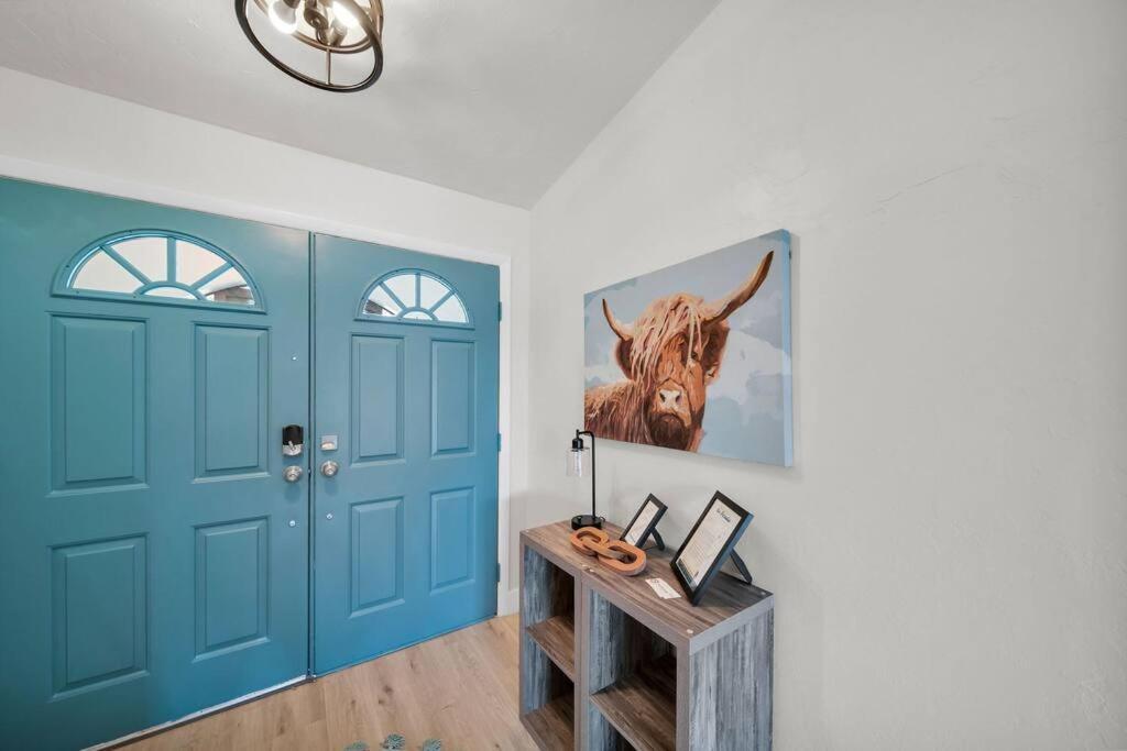 Luxury Waterfront Haven In Cape Coral - Dog-Friendly Escape With Private Pool Vila Exterior foto